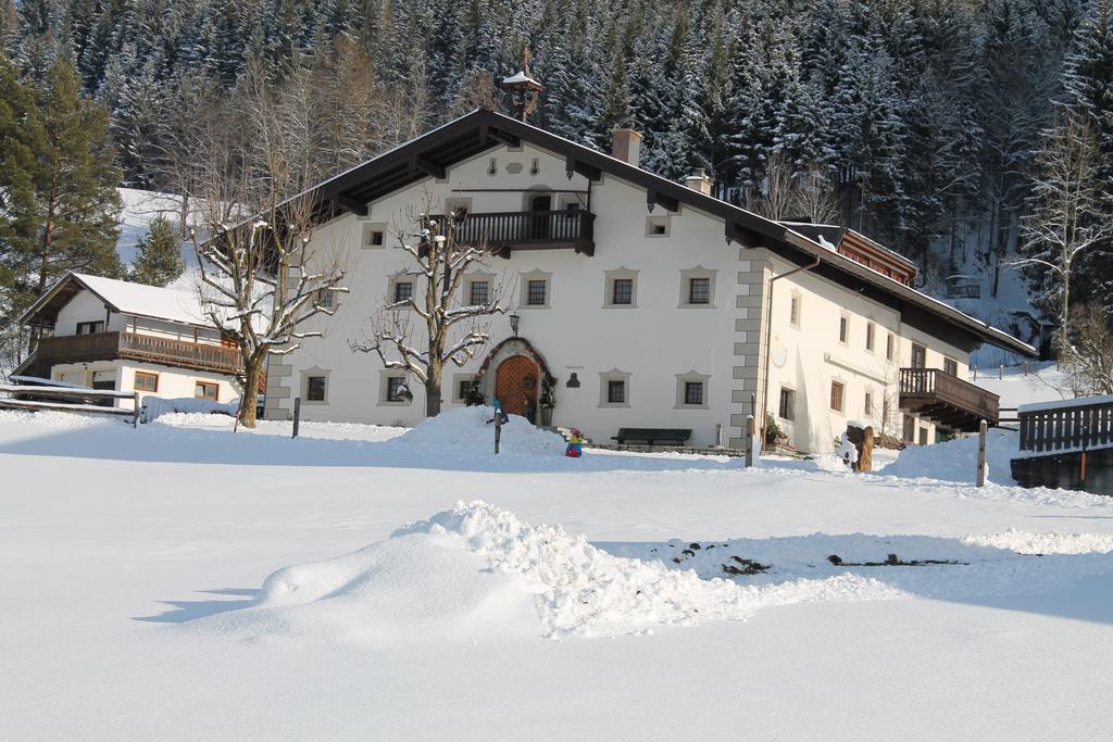 Oberdeutinghof Apartment Saalfelden Ruang foto
