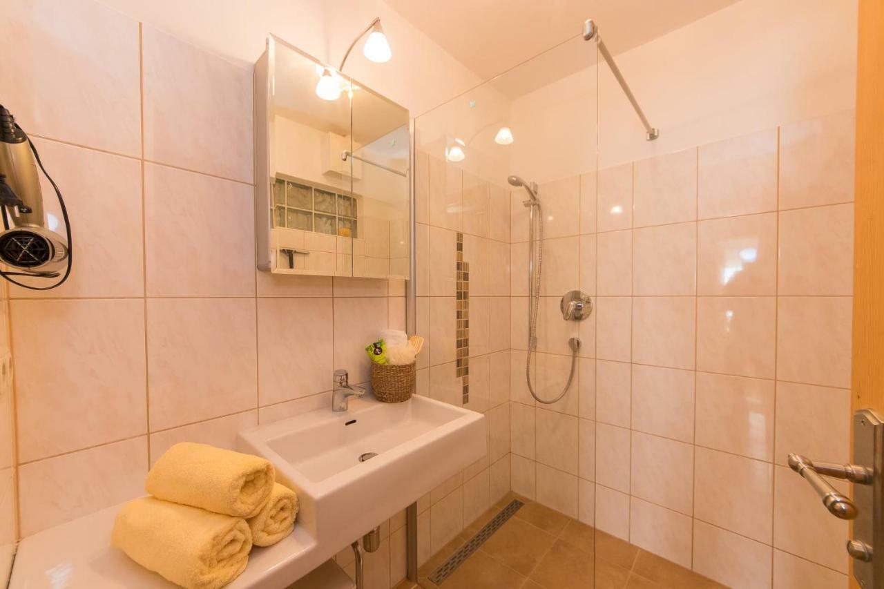 Oberdeutinghof Apartment Saalfelden Bagian luar foto